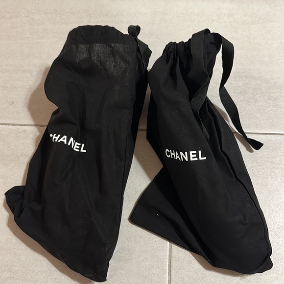 Coated Tweed & Grosgrain
Pink, Light Pink & Black chanel ballet flats, ballerina - Picture 2 of 6